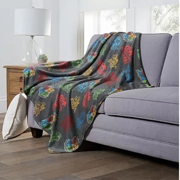 Harry Potter Houses of Wizards Micro Raschel Throw Blanket (46"x60") - Picture 1 of 2